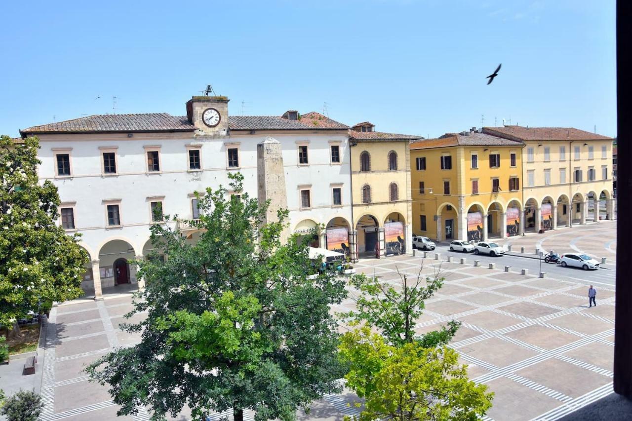 Appartement Piazza Arnolfo 1932 à Colle Val D'Elsa Extérieur photo